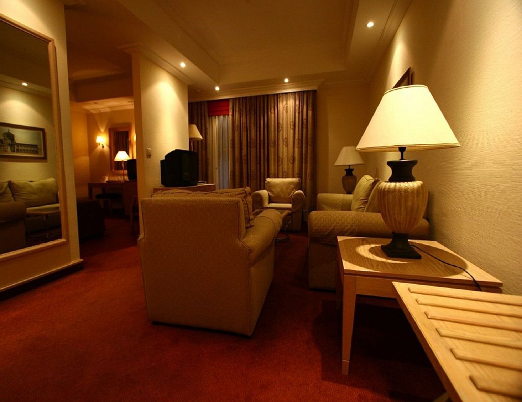 Curium Palace Hotel Lemesós Eksteriør bilde